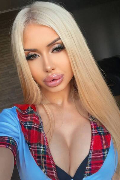 Ethereal Victoria, 27 y.o. from Kyiv, Ukraine with Blonde hair — VeronikaLove