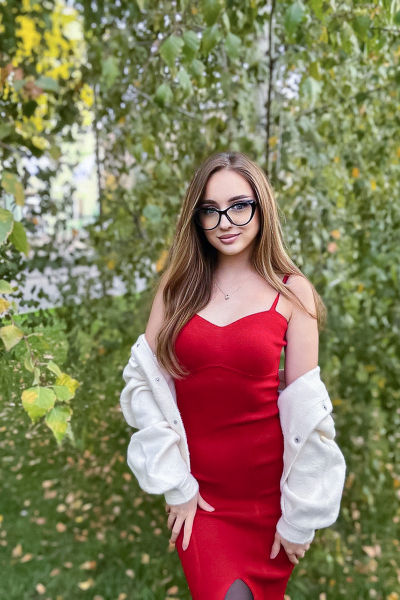Timeless Elegance: Victoriia, 23 y.o. from Cherkasy, Ukraine — VeronikaLove