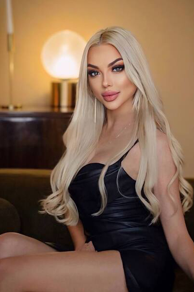 Serene Victoriia, 32 y.o. from Kyiv, Ukraine with Blonde hair — VeronikaLove