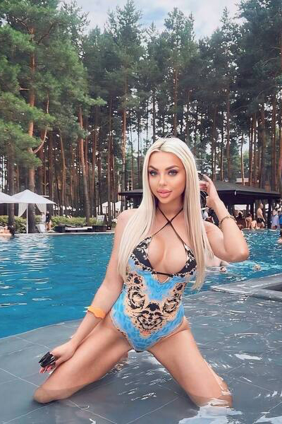Serene Victoriia, 32 y.o. from Kyiv, Ukraine with Blonde hair — VeronikaLove