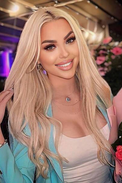 Serene Victoriia, 32 y.o. from Kyiv, Ukraine with Blonde hair — VeronikaLove