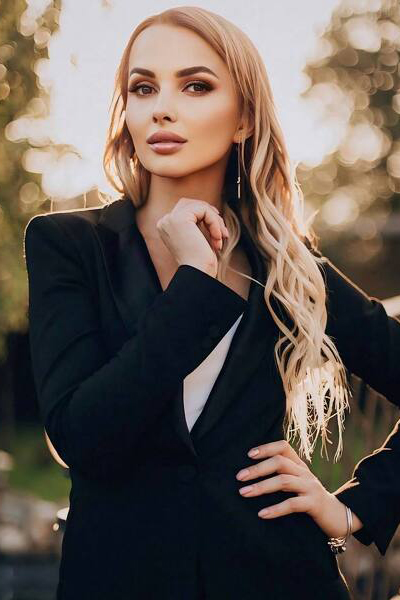 Mystical Allure: Marina, 36 y.o. from Uman, Ukraine — VeronikaLove