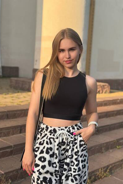 Radiant Oleksandra, 20 y.o. from Nikopol, Ukraine with Brown hair — VeronikaLove