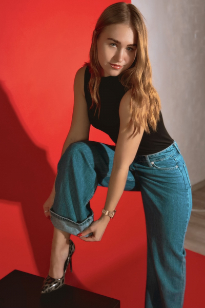 Radiant Oleksandra, 20 y.o. from Nikopol, Ukraine with Brown hair — VeronikaLove