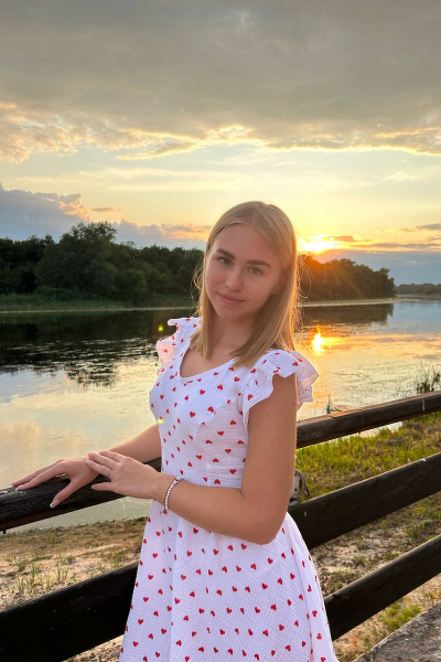 Radiant Oleksandra, 20 y.o. from Nikopol, Ukraine with Brown hair — VeronikaLove