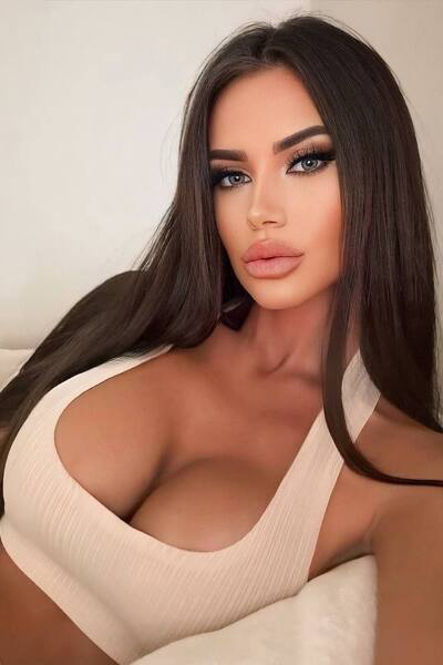 Sophisticated Elegance: Leyla, 30 y.o. from Arizona, United States — VeronikaLove