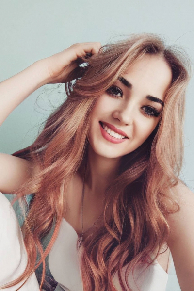 Divine Radiance: Ekaterina, 25 y.o. from Rivne, Ukraine — VeronikaLove
