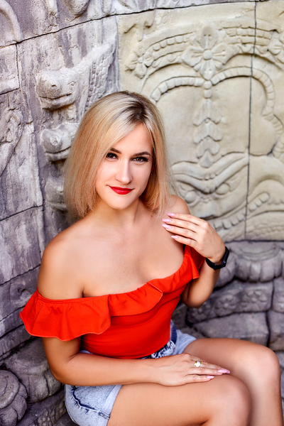Enigmatic Charm: Alla, 38 y.o. from Cherkasy region, Ukraine — VeronikaLove