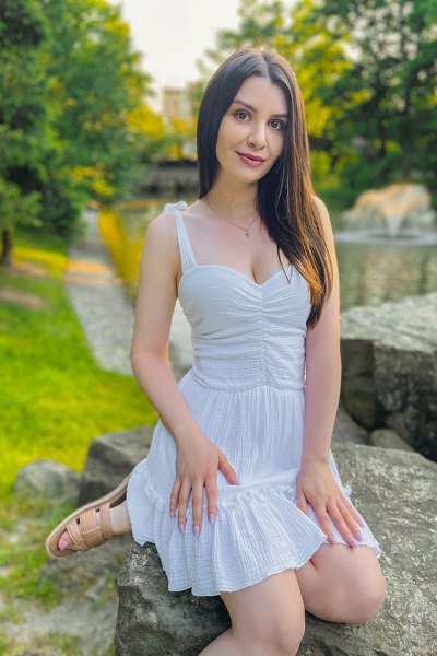 Graceful Radiance: Olga, 27 y.o. from Mykolaiv, Ukraine — VeronikaLove