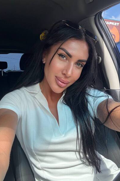 Vibrant Anna, 38 y.o. from Vienna, Austria with Black hair — VeronikaLove