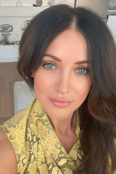 Enigmatic Svitlana , 52 y.o. from Kyiv, Ukraine with Black hair — VeronikaLove