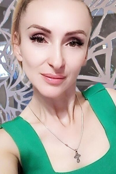Glamorous Presence: Oksana, 39 y.o. from Odesa, Ukraine — VeronikaLove