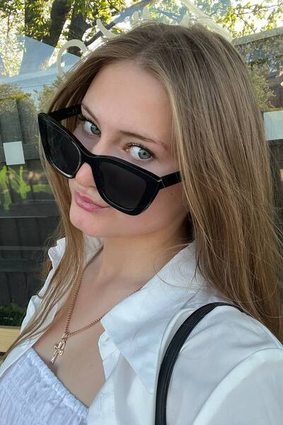 Graceful Charm: Olga, 18 y.o. from Kyiv, Ukraine — VeronikaLove