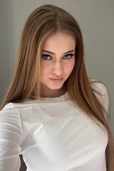 Graceful Charm: Olga, 18 y.o. from Kyiv, Ukraine — VeronikaLove