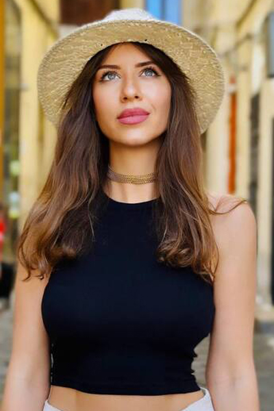 Mystical Presence: Anastasia, 31 y.o. from Kyiv, Ukraine — VeronikaLove
