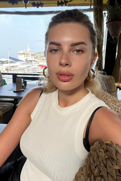 Enthralling Gaze: Olga, 28 y.o. from Lviv, Ukraine — VeronikaLove
