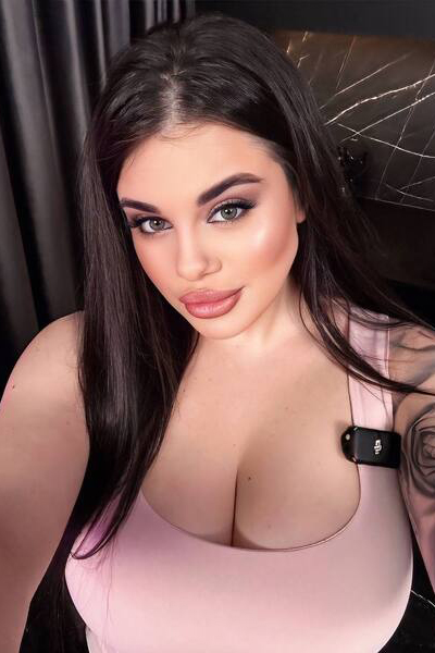 Charming Polina, 22 y.o. from Kyiv, Ukraine with Brown hair — VeronikaLove