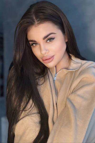 Charming Polina, 22 y.o. from Kyiv, Ukraine with Brown hair — VeronikaLove
