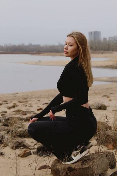 Whimsical Victoria, 26 y.o. from Zaporizhzhia, Ukraine with Blonde hair — VeronikaLove