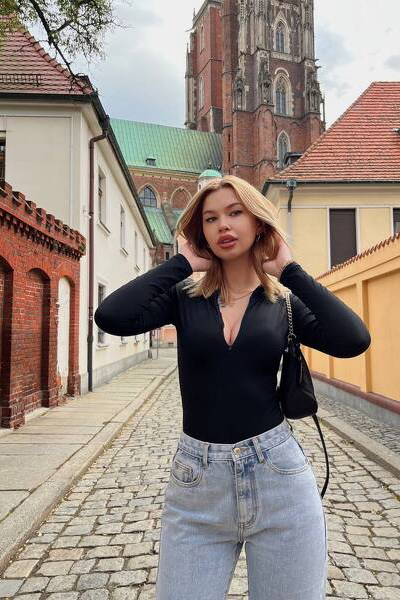 Whimsical Victoria, 26 y.o. from Zaporizhzhia, Ukraine with Blonde hair — VeronikaLove