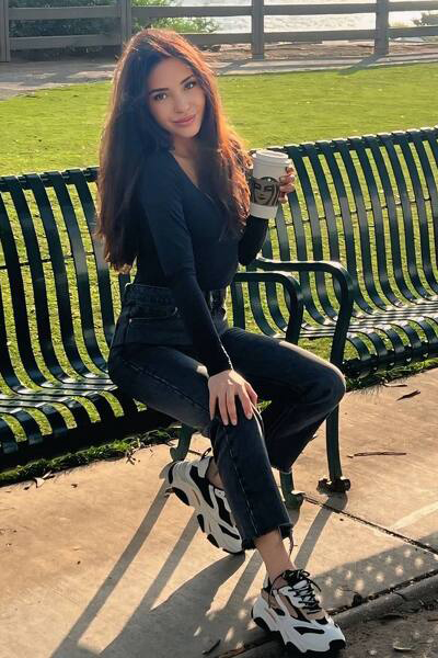 Charming Radiance: Zhanna, 40 y.o. from Texas, United States — VeronikaLove
