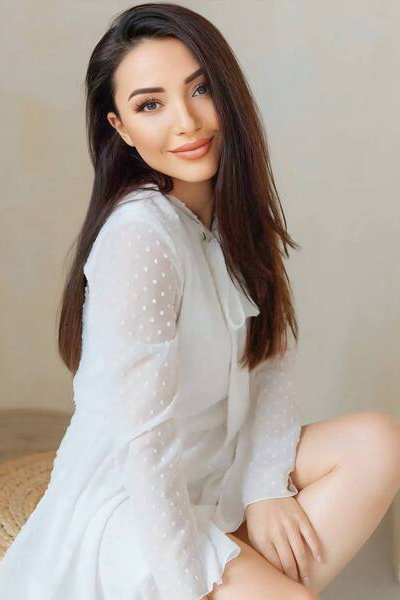 Charming Radiance: Zhanna, 40 y.o. from Texas, United States — VeronikaLove