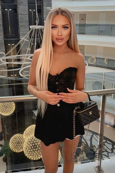 Captivating Elegance: Olga, 23 y.o. from Wroclaw, Poland — VeronikaLove
