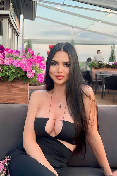 Ethereal Elegance: Karina, 31 y.o. from Kyiv, Ukraine — VeronikaLove