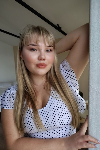 Ethereal Beauty: Victoriia, 22 y.o. from Cherkasy, Ukraine — VeronikaLove