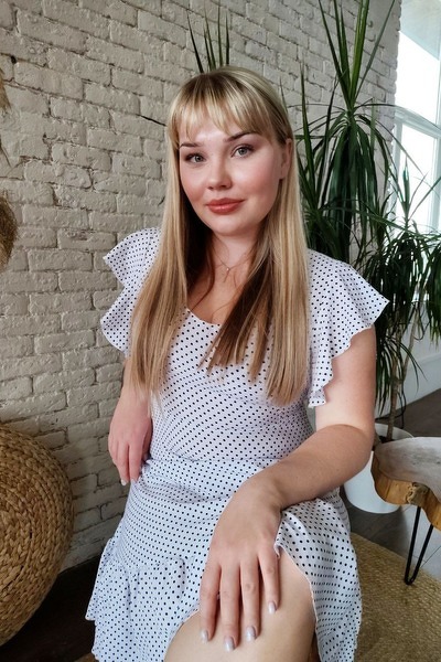 Ethereal Beauty: Victoriia, 22 y.o. from Cherkasy, Ukraine — VeronikaLove