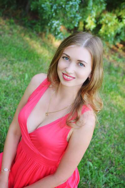 Enthralling Gaze: Anna, 35 y.o. from Nikopol, Ukraine — VeronikaLove