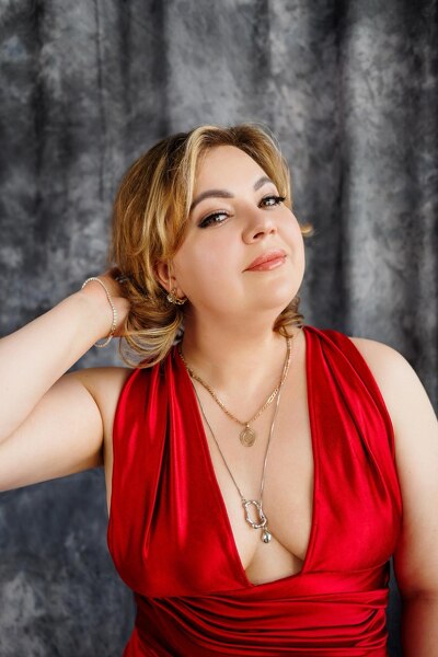 Alluring Yulia, 39 y.o. from Kyiv region, Ukraine with Blonde hair — VeronikaLove