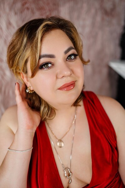 Alluring Yulia, 39 y.o. from Kyiv region, Ukraine with Blonde hair — VeronikaLove
