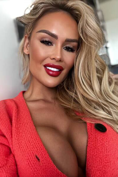 Dynamic Elisabeth, 26 y.o. from Prague, Czech Republic with Blonde hair — VeronikaLove