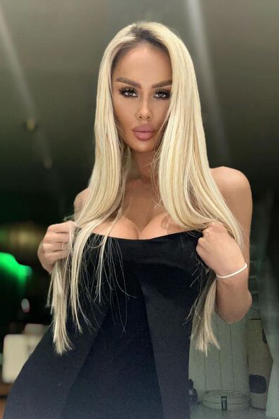 Dynamic Elisabeth, 26 y.o. from Prague, Czech Republic with Blonde hair — VeronikaLove