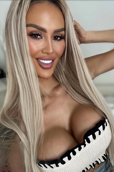 Dynamic Elisabeth, 26 y.o. from Prague, Czech Republic with Blonde hair — VeronikaLove
