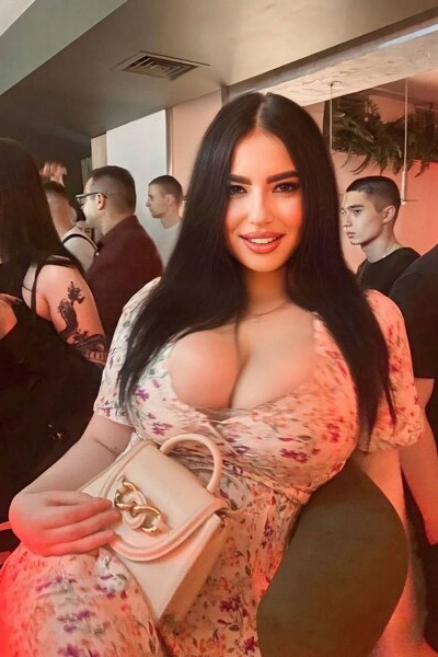 Sparkling Essence: Dariia, 19 y.o. from Krakow, Poland — VeronikaLove