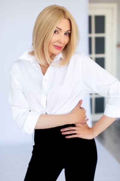 Magnetic Charm: Nadia, 56 y.o. from Kyiv, Ukraine — VeronikaLove