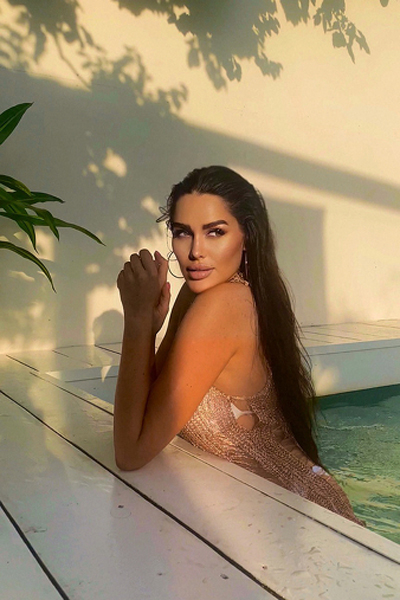 Ethereal Elegance: Yulia, 33 y.o. from Kyiv, Ukraine — VeronikaLove