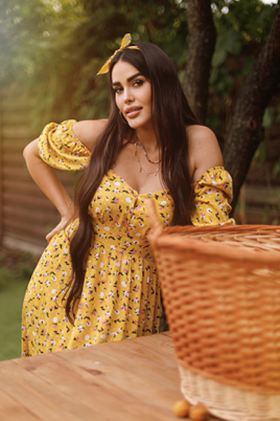 Ethereal Elegance: Yulia, 33 y.o. from Kyiv, Ukraine — VeronikaLove