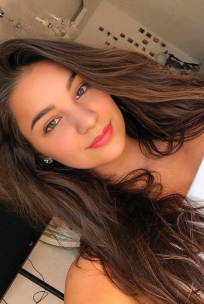 Enchanting Gaze: Yulia, 24 y.o. from Kyiv, Ukraine — VeronikaLove