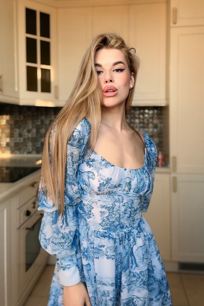 Whimsical Wonder: Lina, 23 y.o. from Chisinau, Moldova — VeronikaLove