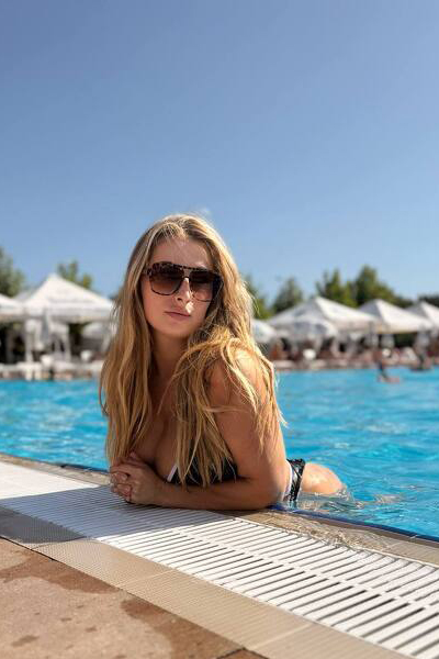 Enigmatic Charm: Nina, 30 y.o. from Rivne, Ukraine — VeronikaLove