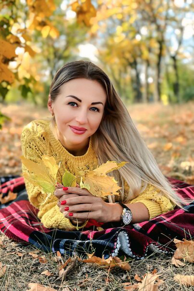 Sophisticated Elegance: Ludmila, 40 y.o. from Mykolaiv, Ukraine — VeronikaLove