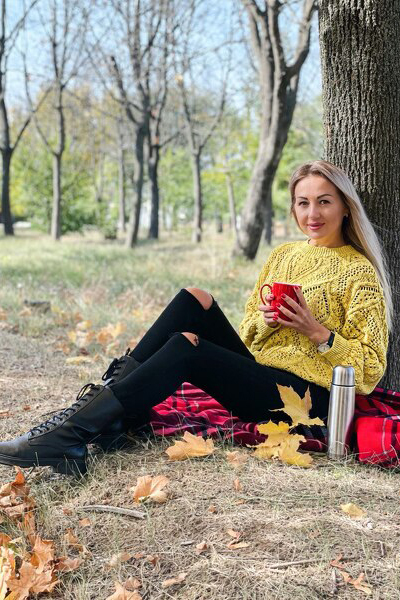 Sophisticated Elegance: Ludmila, 40 y.o. from Mykolaiv, Ukraine — VeronikaLove