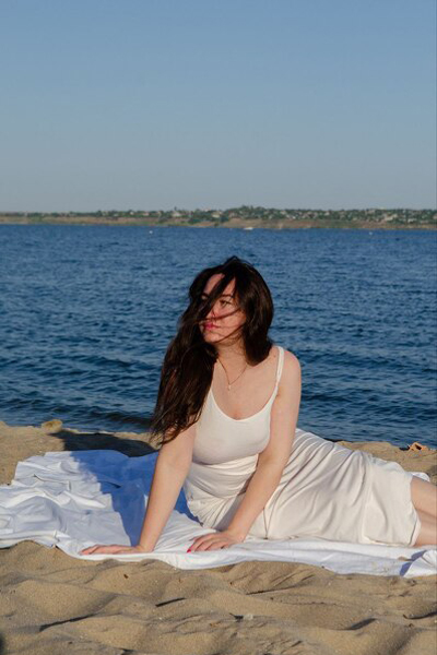 Dazzling Melaniya, 27 y.o. from Mykolaiv, Ukraine with Chestnut hair — VeronikaLove