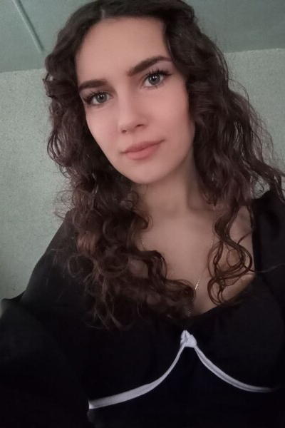 Elegant Olena, 25 y.o. from Mykolaiv, Ukraine with Chestnut hair — VeronikaLove