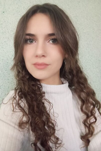 Elegant Olena, 25 y.o. from Mykolaiv, Ukraine with Chestnut hair — VeronikaLove