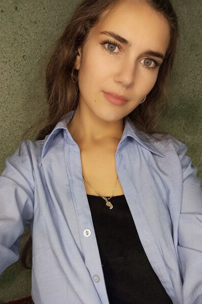 Elegant Olena, 25 y.o. from Mykolaiv, Ukraine with Chestnut hair — VeronikaLove