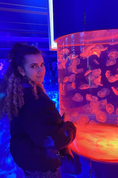 Elegant Olena, 25 y.o. from Mykolaiv, Ukraine with Chestnut hair — VeronikaLove